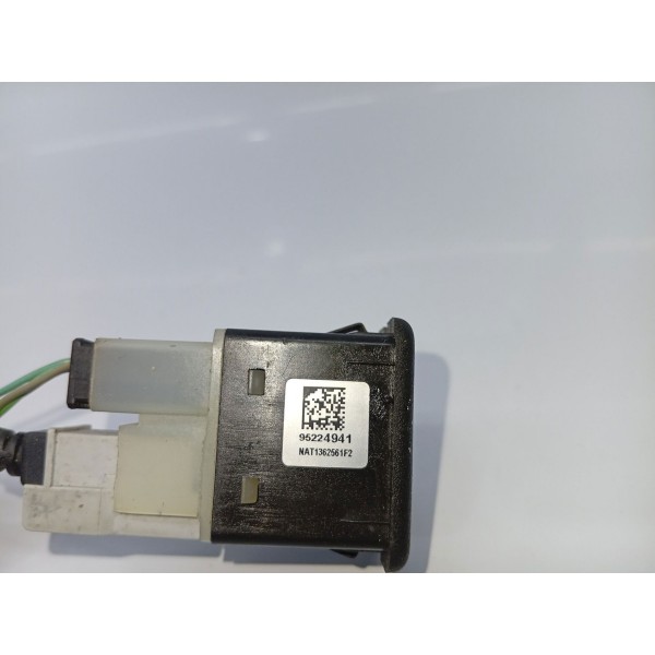 Conector Usb Auxiliar Chevrolet Cobalt 2012 A 2016