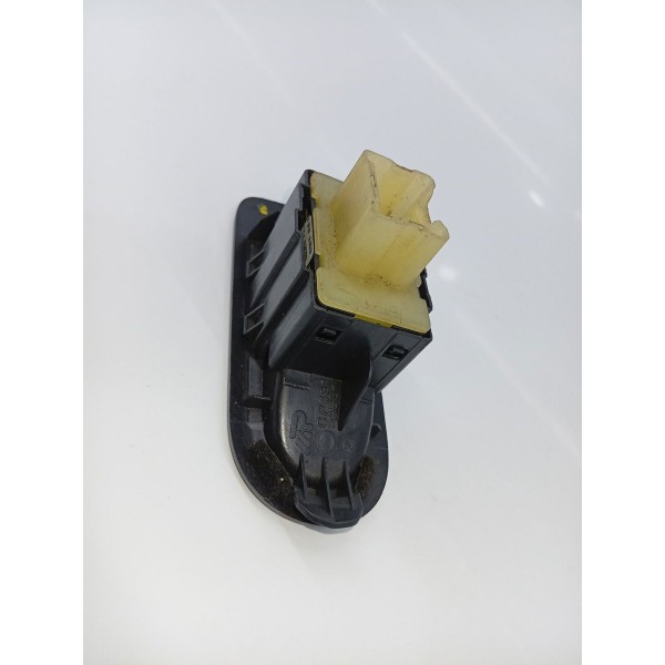 Botão Porta Traseira Esquerda Renault Duster 2017 A 2019