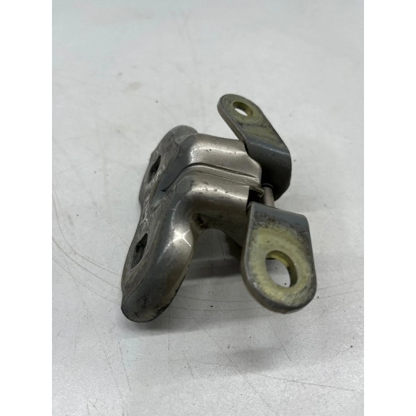 Dobradiça P. Dianteira Esquerda Chevrolet Prisma 2015 A 2018