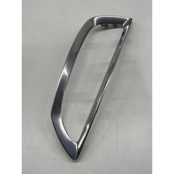 Moldura Lado Direito Chevrolet Tracker 2013 A 2016