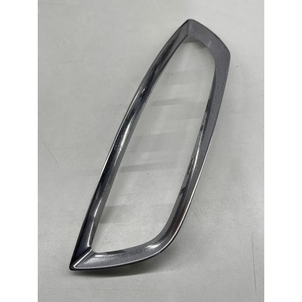 Moldura Lado Direito Chevrolet Tracker 2013 A 2016