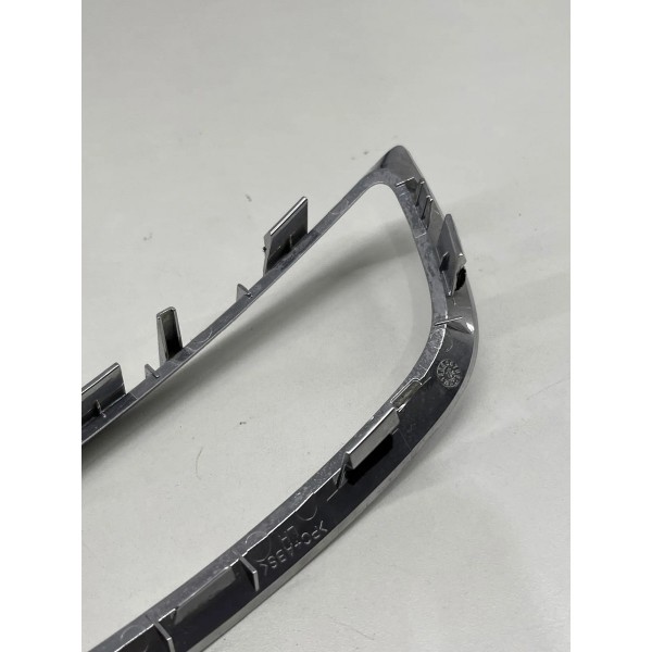 Moldura Lado Direito Chevrolet Tracker 2013 A 2016