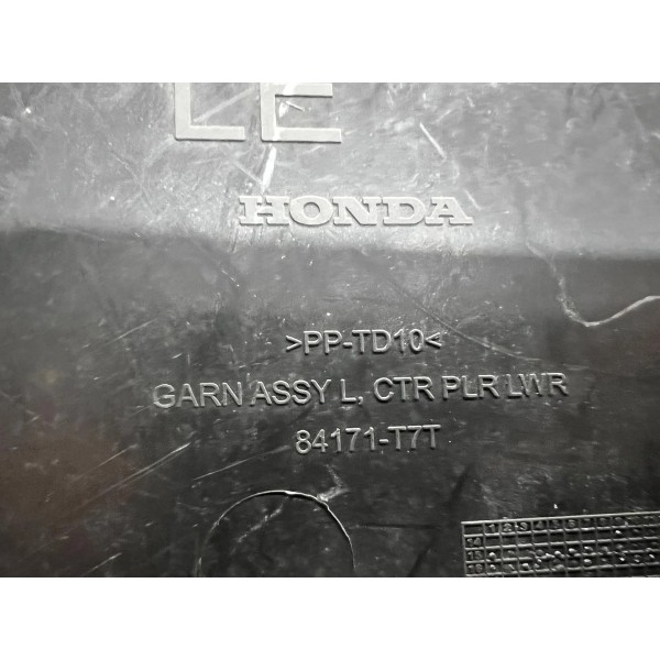 Acabamento Lateral Da Coluna Esquerda Honda Hrv 2018