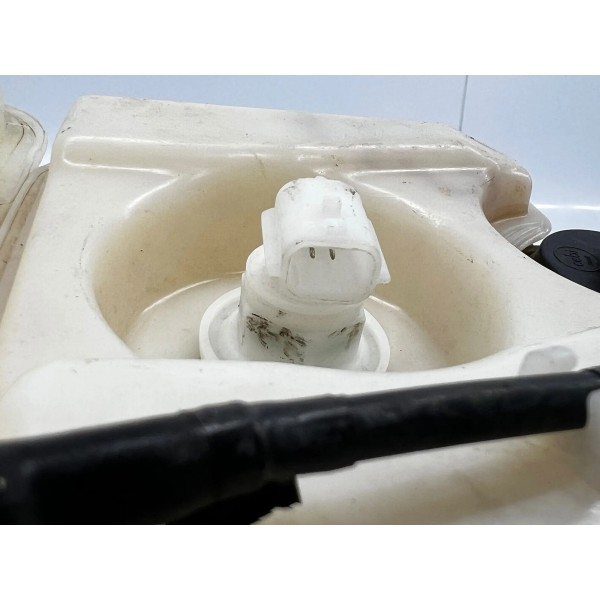 Reservatório Água Parabrisa Partida Fria Renault Captur 2019