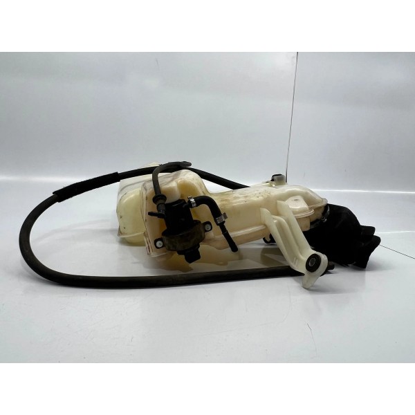 Reservatório Água Parabrisa Partida Fria Renault Captur 2019