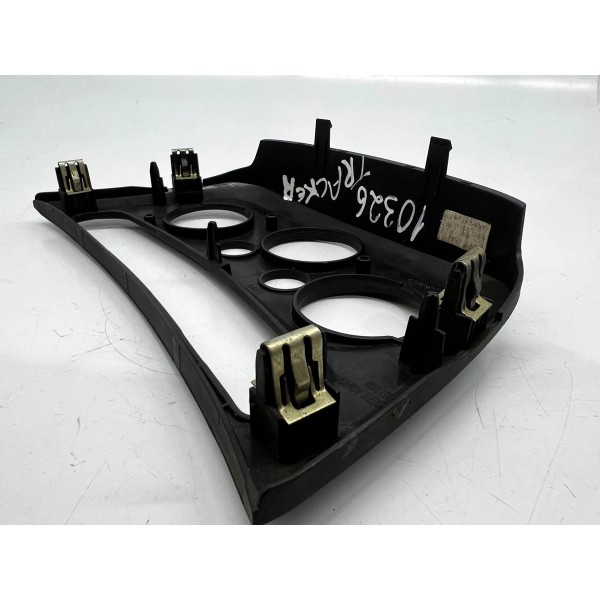 Moldura Comando Ar Condicionado Chevrolet Tracker 2018