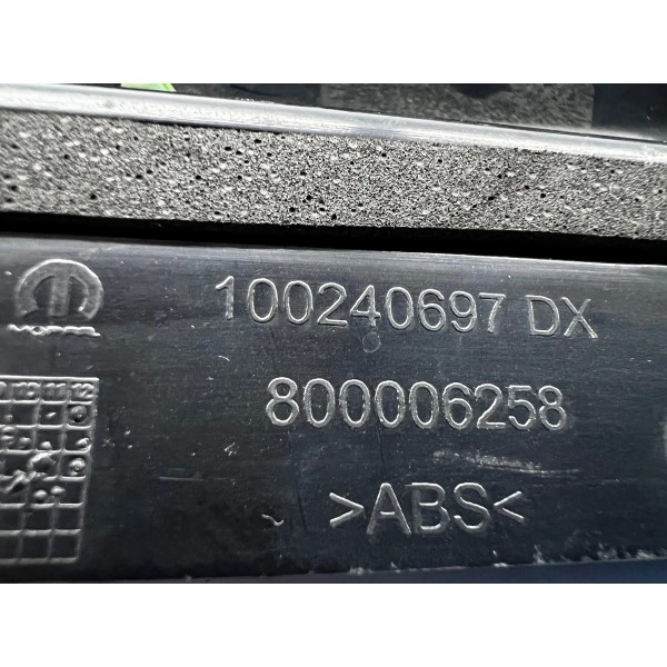 Moldura Tampa Traseira Esquerda Fiat Toro  2021