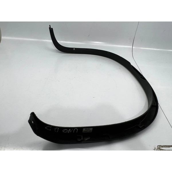 Moldura Paralama Dianteiro Direito Fiat Uno 2011 A 2014