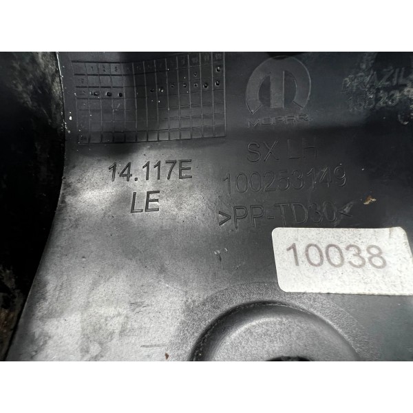 Moldura Traseira Esquerda Fiat Strada 2021 A 2023