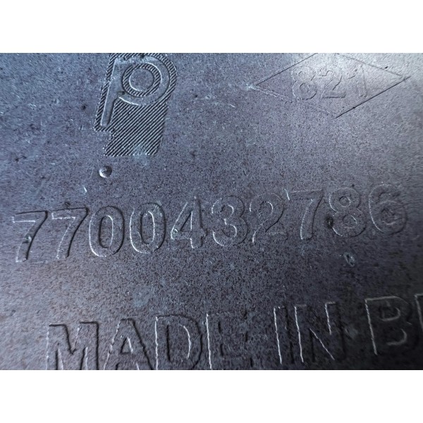 Parachoque Traseiro  Renault Clio Sedan 1999 A 2003