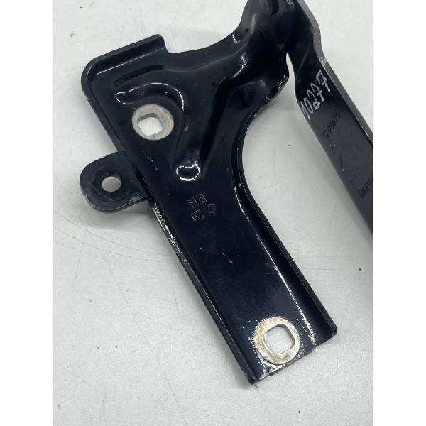 Dobradiça Braço Tampa Tras. Direita Fiat Strada 2021 A 2025