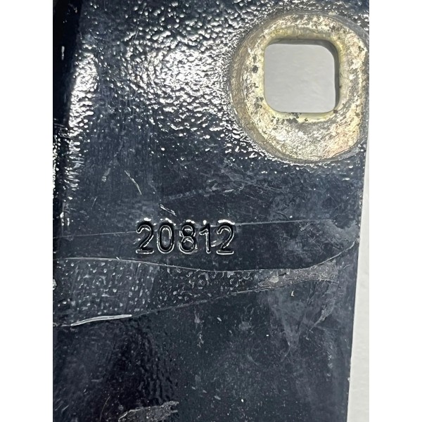 Dobradiça Braço Tampa Tras. Direita Fiat Strada 2021 A 2025