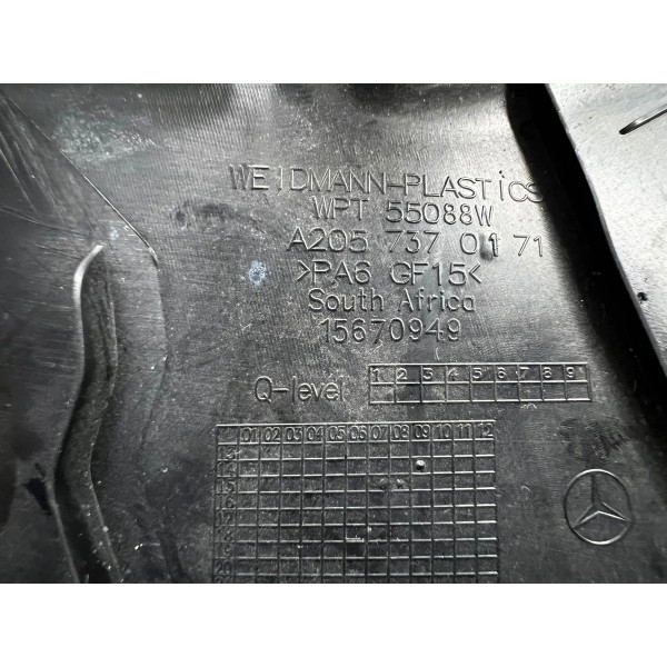 Guarnição P. Traseira Esquerda Mercedes-ben C180 2015 A 2018