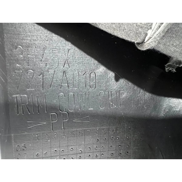 Acabamento Pé Coluna Esquerda Mitsubishi Asx 2014 A 2015