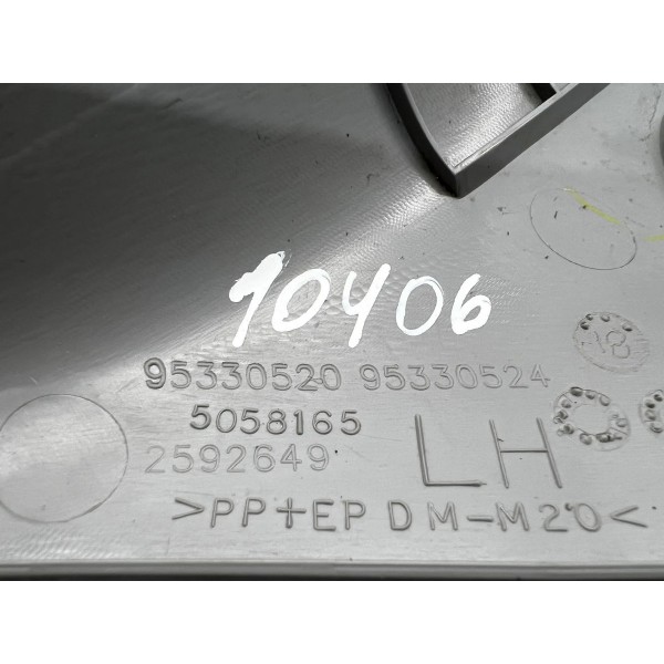 Coluna Esquerdo Do Parabrisas Chevrolet Tracker  2014 A 2018