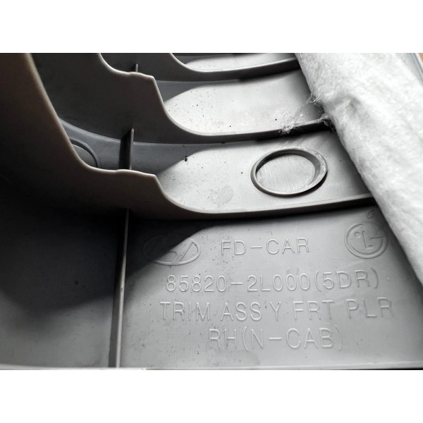 Moldura Coluna Parabrisa Direito Hyundai I30 2009 A 2012