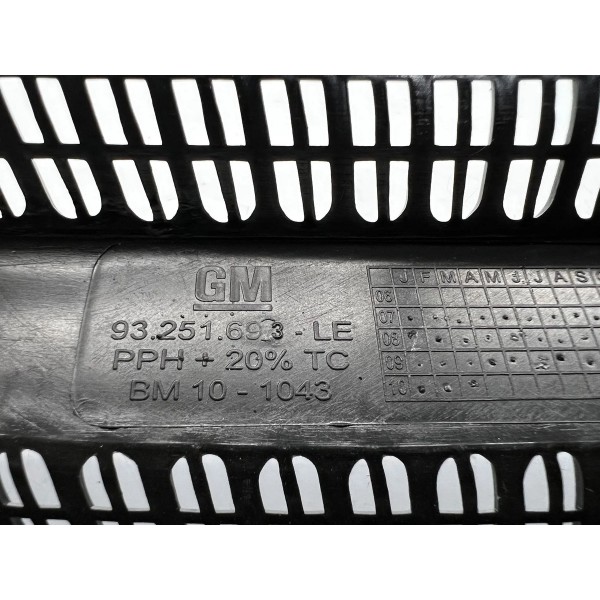 Grade Churrasqueira Esquerdo Chevrolet Corsa 1994 A 2006