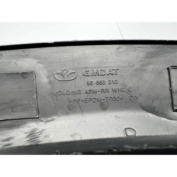 Moldura Caixa Roda Tras. Dir. Chevrolet Captiva 2008 A 2010