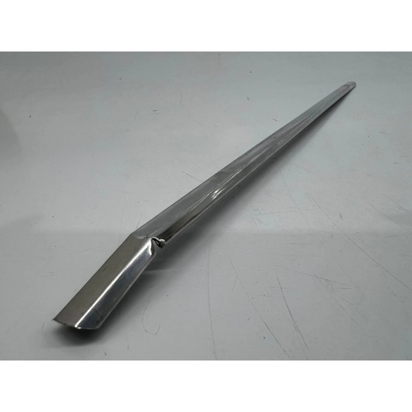 Friso Inferior Da Lanterna Opala Caravan Comodoro 1980 A1987