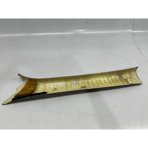 Acabamento Coluna Direita Parabrisa Mercedes C180 2011 A 14