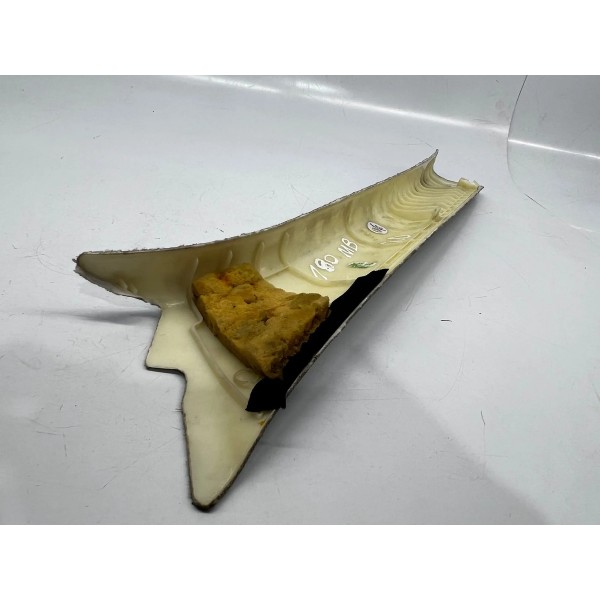 Acabamento Coluna Direita Parabrisa Mercedes C180 2011 A 14