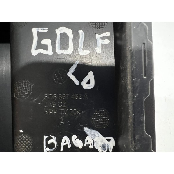 Acabamento Lateral P. Malas Dir Volkswagen Golf 2014 A 2019