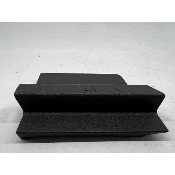 Acabamento Lateral P. Malas Dir Volkswagen Golf 2014 A 2019