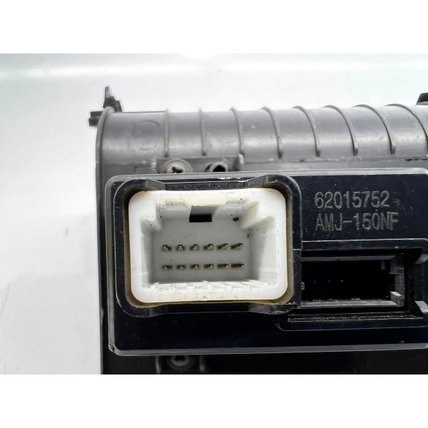 Moldura Central Painel Usb 12v Hyundai Hb20  2012 A 2019