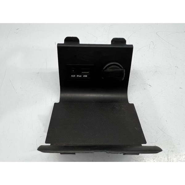 Moldura Central Painel Usb 12v Hyundai Hb20  2012 A 2019
