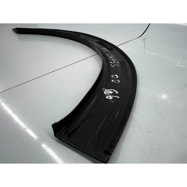 Moldura Paralama Dian. Dir. Volkswagen Saveiro 2017 A 2021