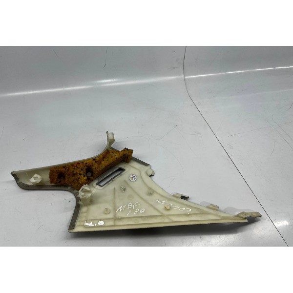 Moldura Coluna Tras Dir.  Mercedes-benz C180  2012 A 2013