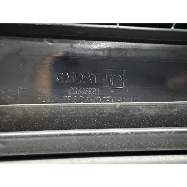 Moldura Porta Traseira Esquerda  Chevrolet Captiva 2011