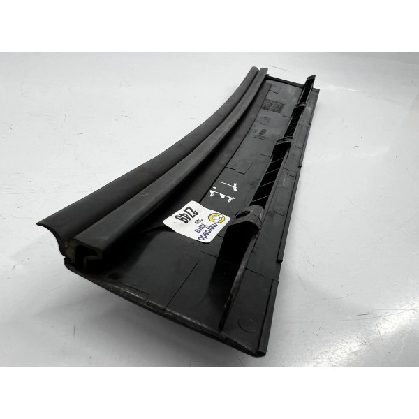 Moldura Porta Traseira Esquerda  Chevrolet Captiva 2011