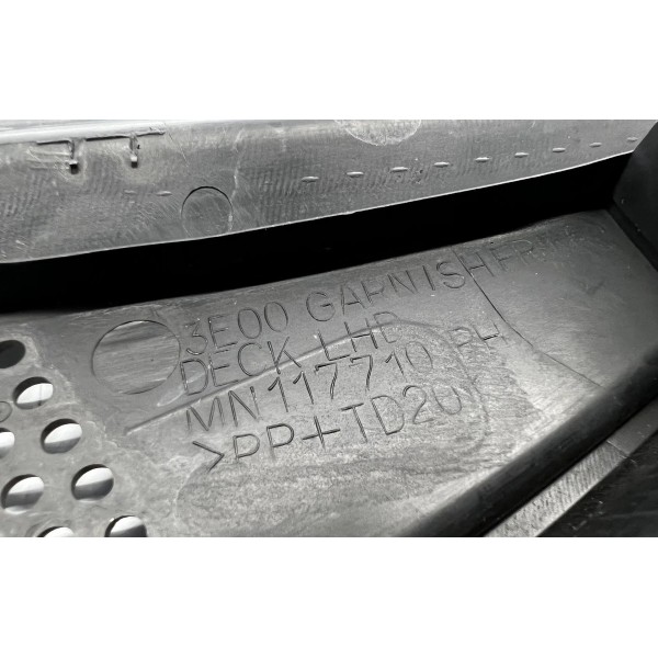 Grade Churrasqueira Lado Dir.  Mitsubishi Pajero 2012 A 2015